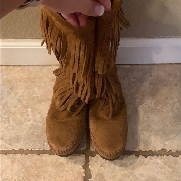 Minnetonka boots. - Picture 4 of 6
